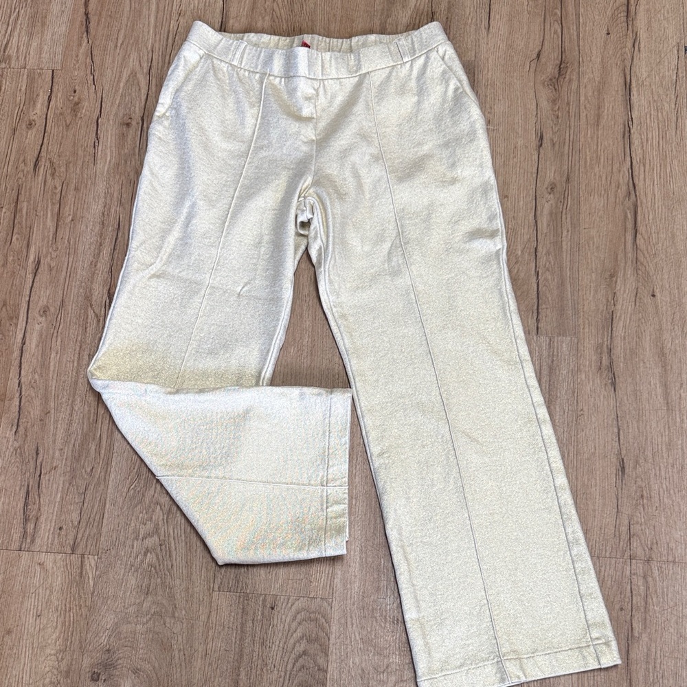 Vilagallo Gold Pull up Pant in EUC Size 42 petite. Super Cute!